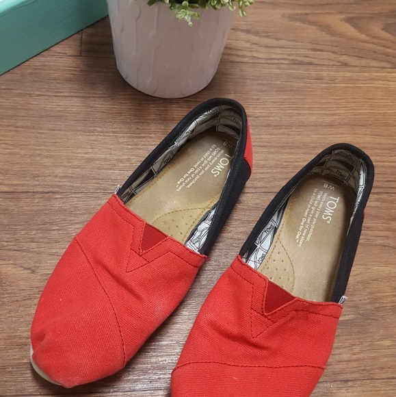 Toms Shoes - Tom's size 8